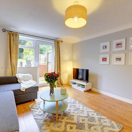 Modern 2 Bed House Sleeps 6 Southam Town Centre - Inspire Homes Ltd ภายนอก รูปภาพ