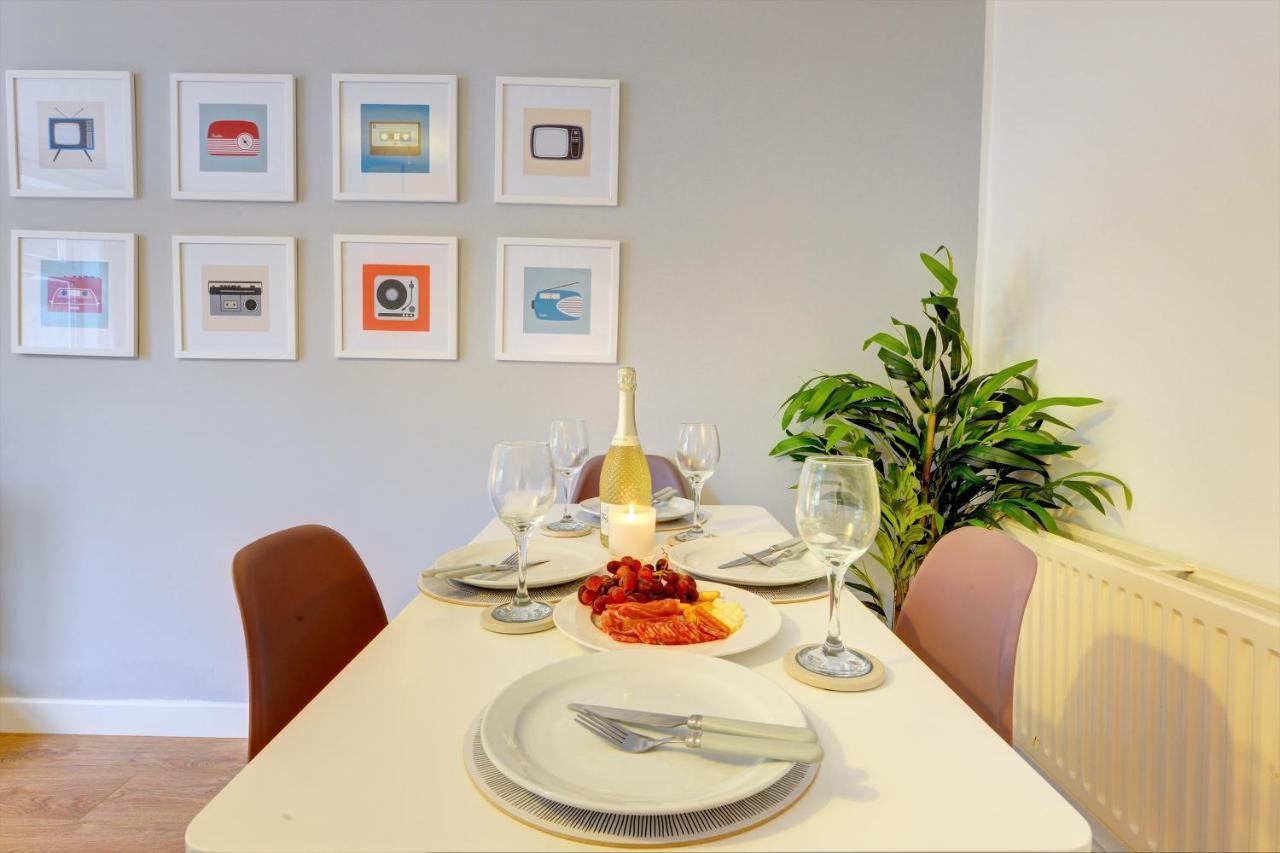 Modern 2 Bed House Sleeps 6 Southam Town Centre - Inspire Homes Ltd ภายนอก รูปภาพ