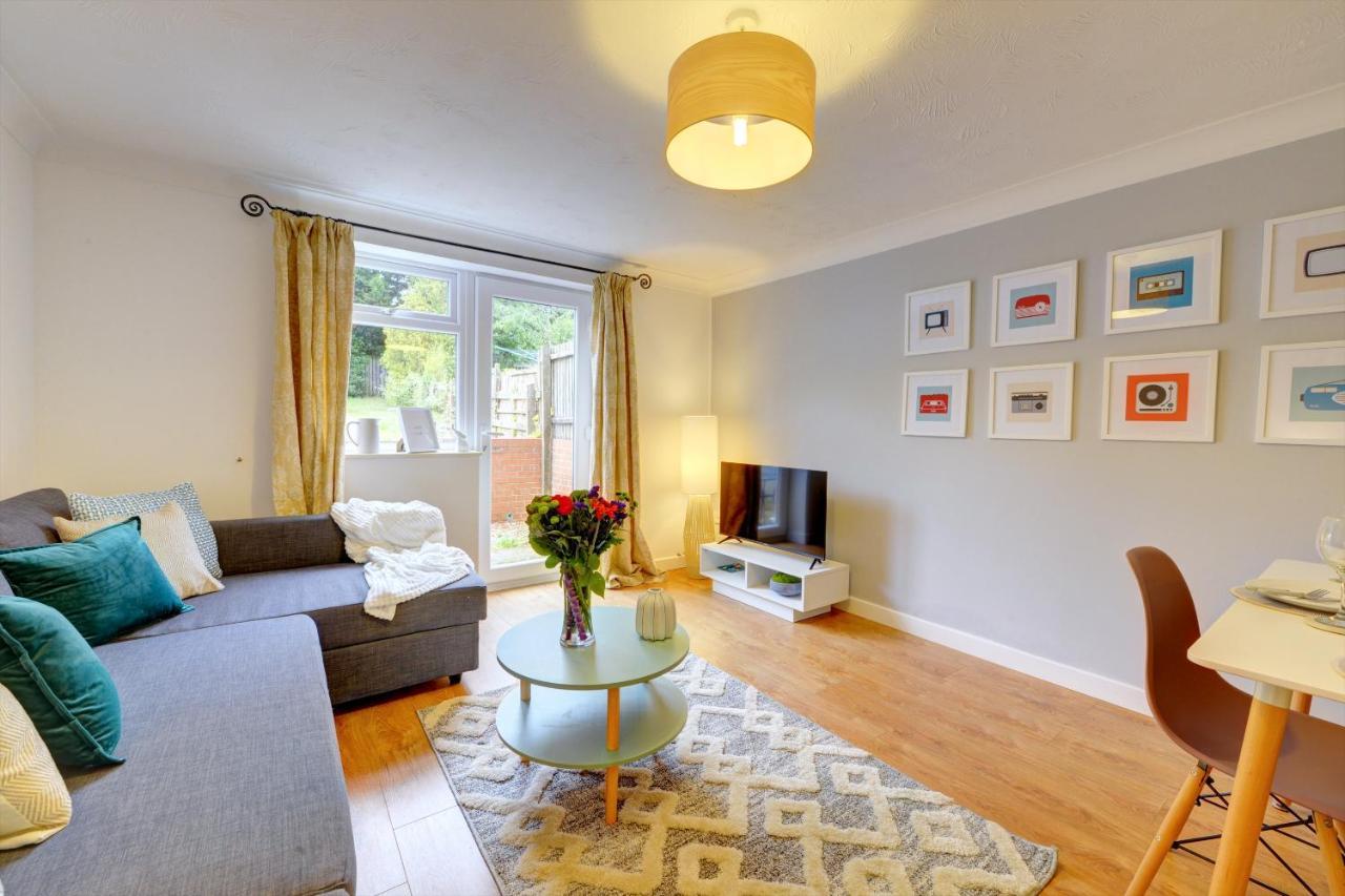 Modern 2 Bed House Sleeps 6 Southam Town Centre - Inspire Homes Ltd ภายนอก รูปภาพ