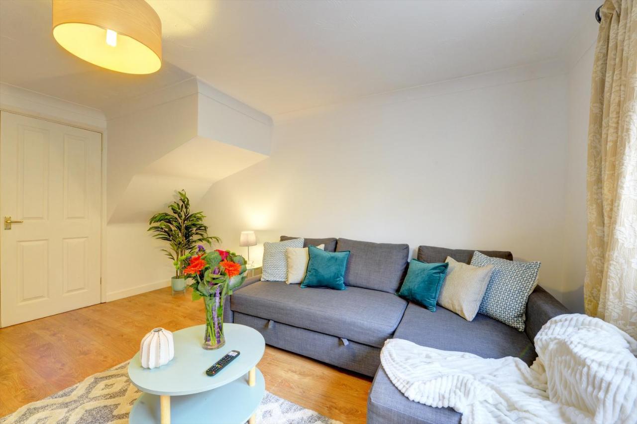 Modern 2 Bed House Sleeps 6 Southam Town Centre - Inspire Homes Ltd ภายนอก รูปภาพ